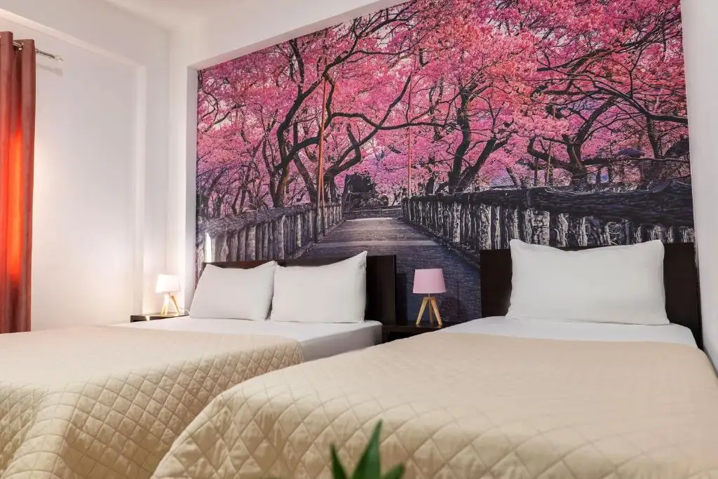 Standard Triple Room image 16