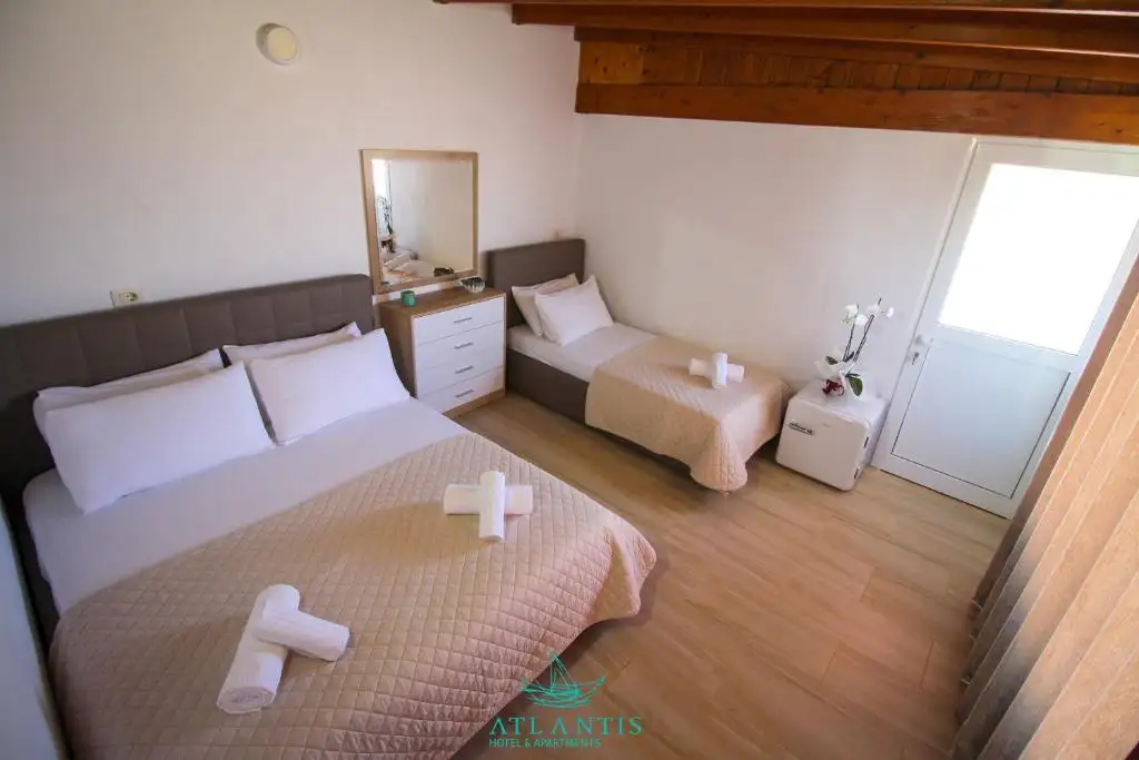 Deluxe Suite image 12