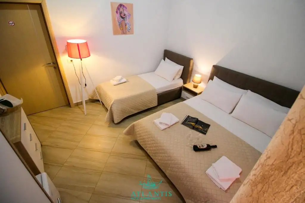 Deluxe Suite image 16