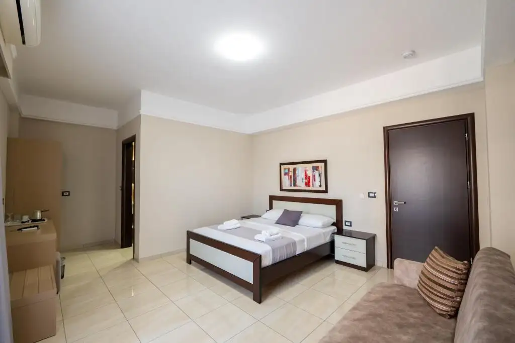 Double Room with Balcony image 16