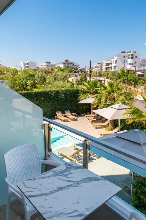 Double Room with Balcony image 17