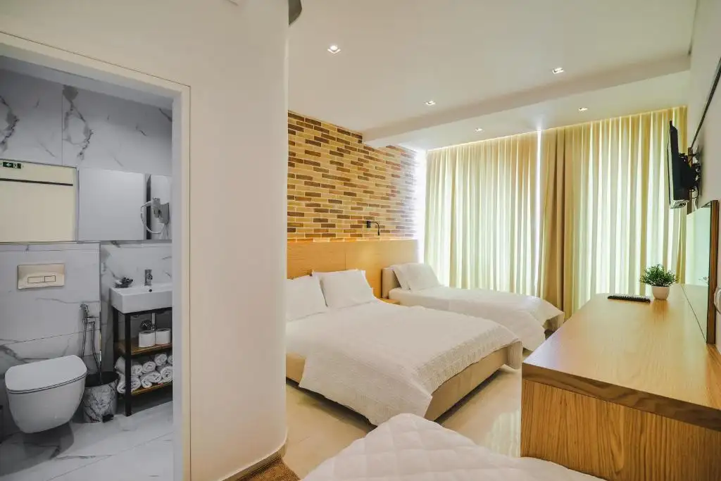 Superior Quadruple Room image 2
