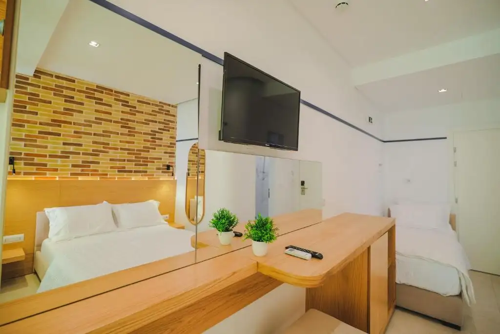Superior Quadruple Room image 3