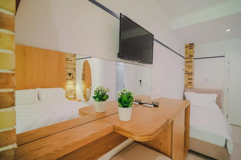 Superior Quadruple Room image 5