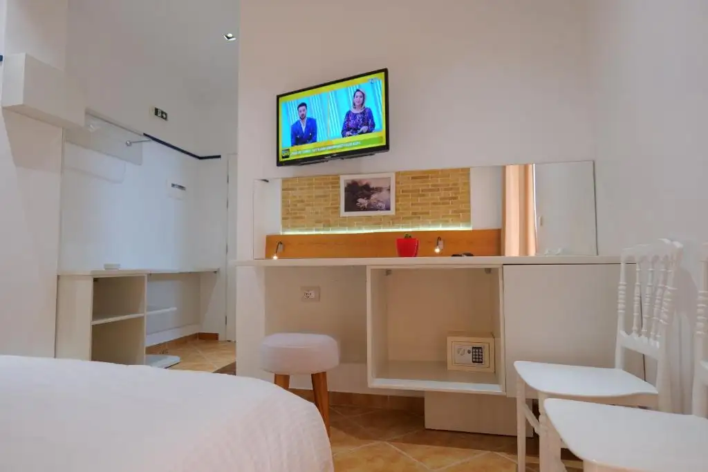 Superior Quadruple Room image 13