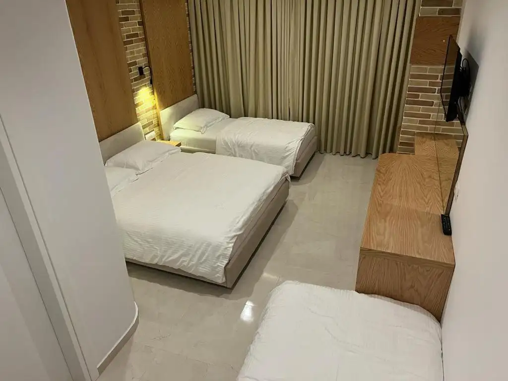Superior Quadruple Room image 19