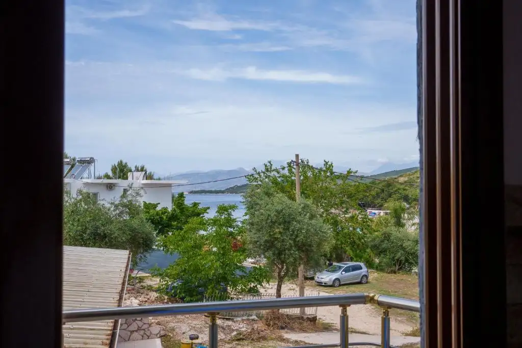 Superior Triple Room with Sea View image 3