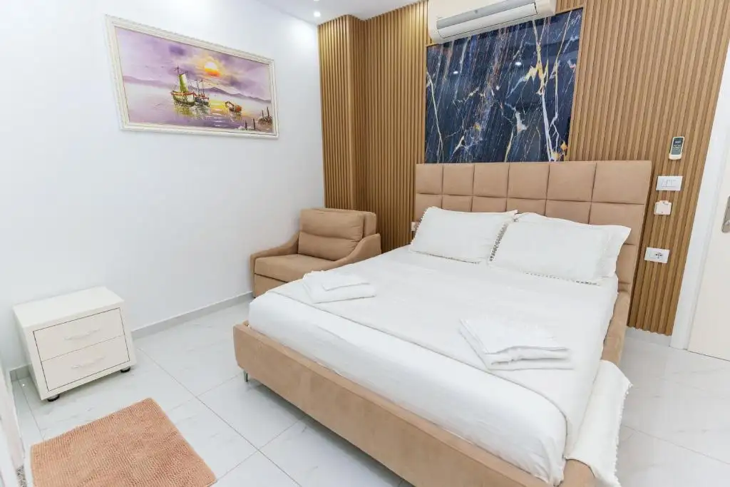 Superior Triple Room image 7