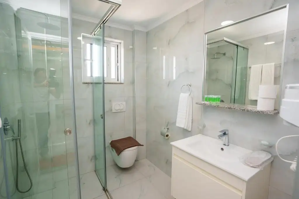 Superior Quadruple Room with Sea View image 7