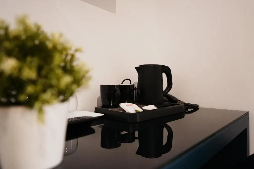 Double Room with Balcony image 6