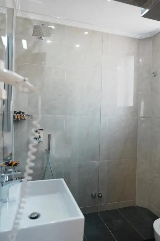 Double Room with Balcony image 14