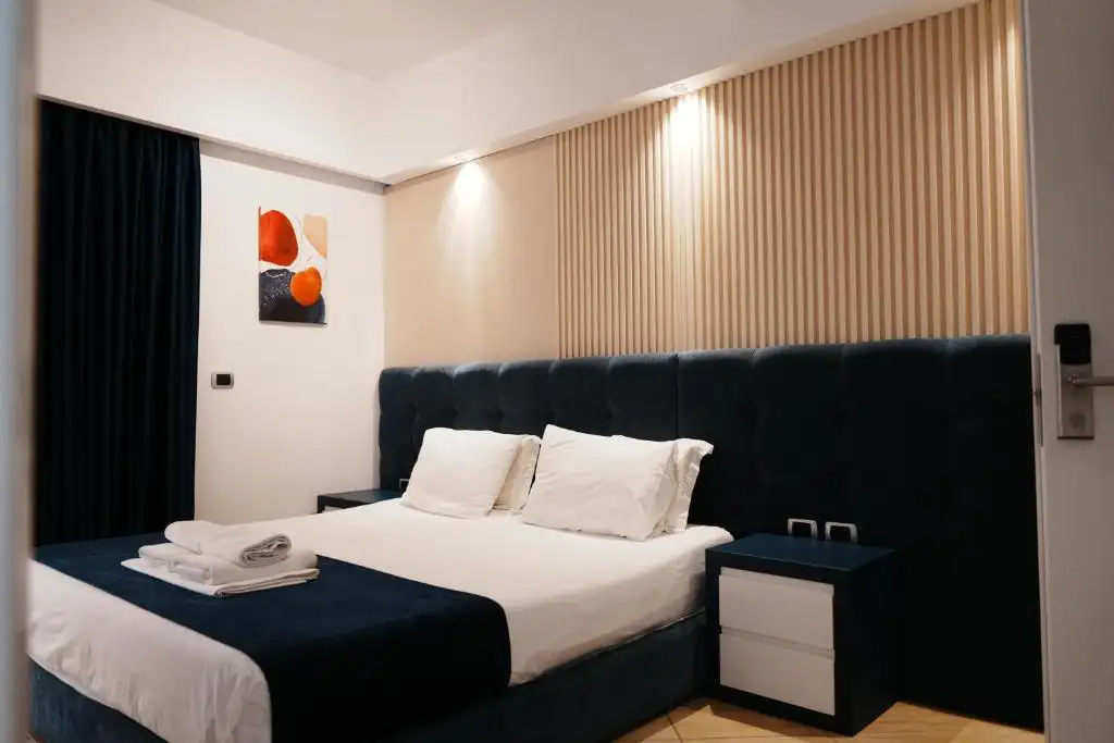 Double Room with Balcony image 12