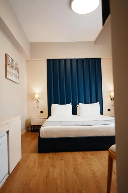Double Room with Balcony image 18