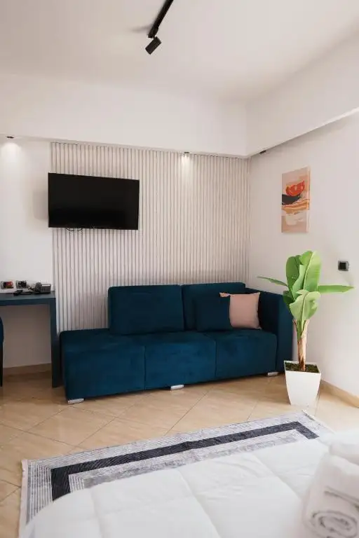 Double Room with Sofa Bed - Sea View image 9