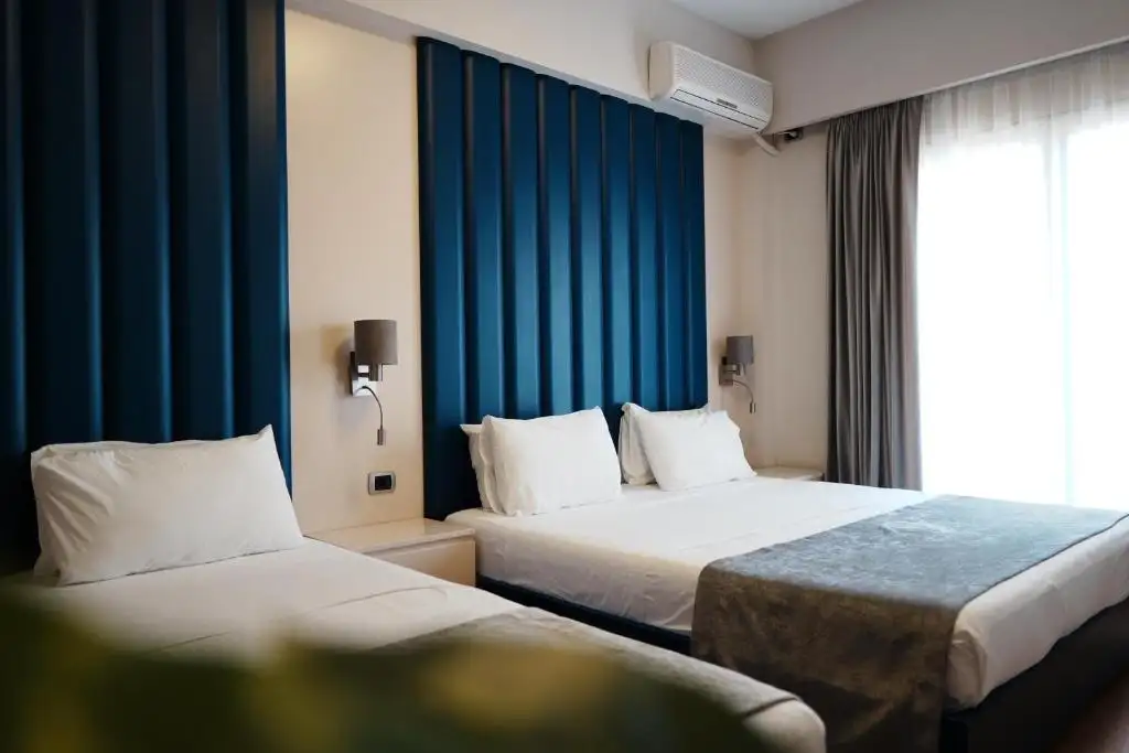 Triple Room with Balcony image 4