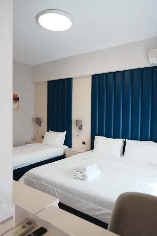Triple Room with Balcony Sea View image 17