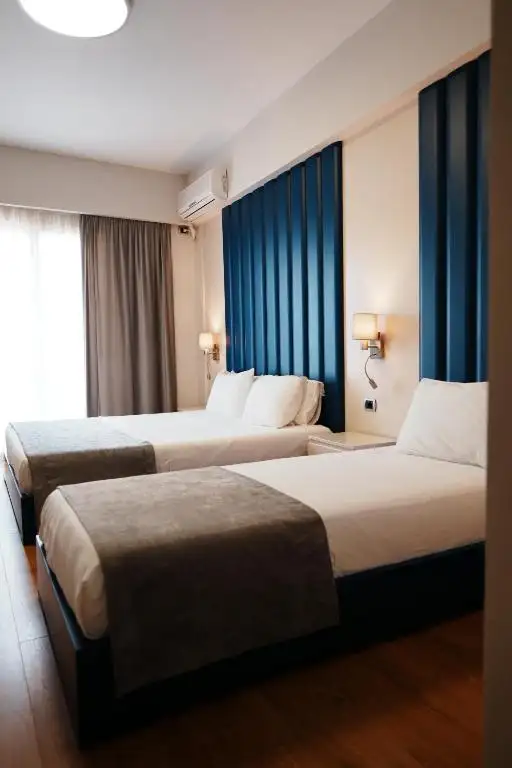 Triple Room with Balcony Sea View image 3
