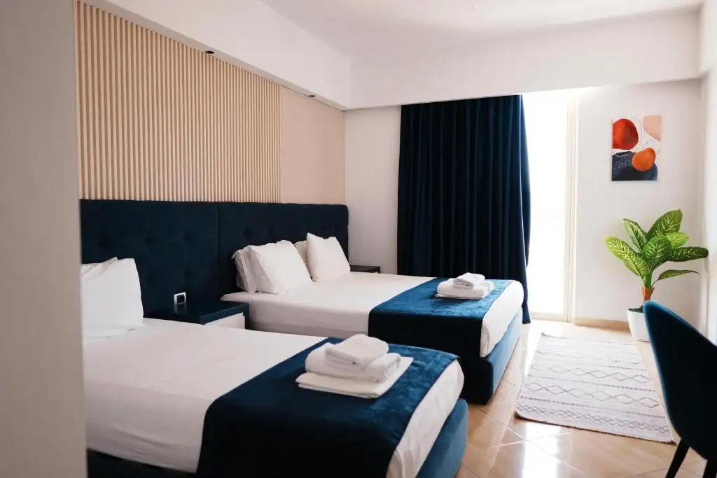 Superior Triple Room with Balcony image 9