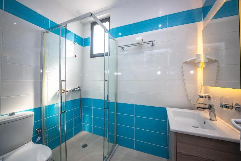 Superior Quadruple Room with Balcony image 13