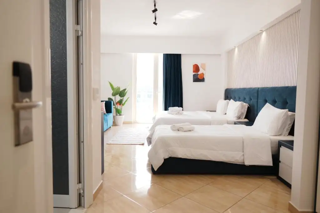Superior Quadruple Room with Balcony image 9