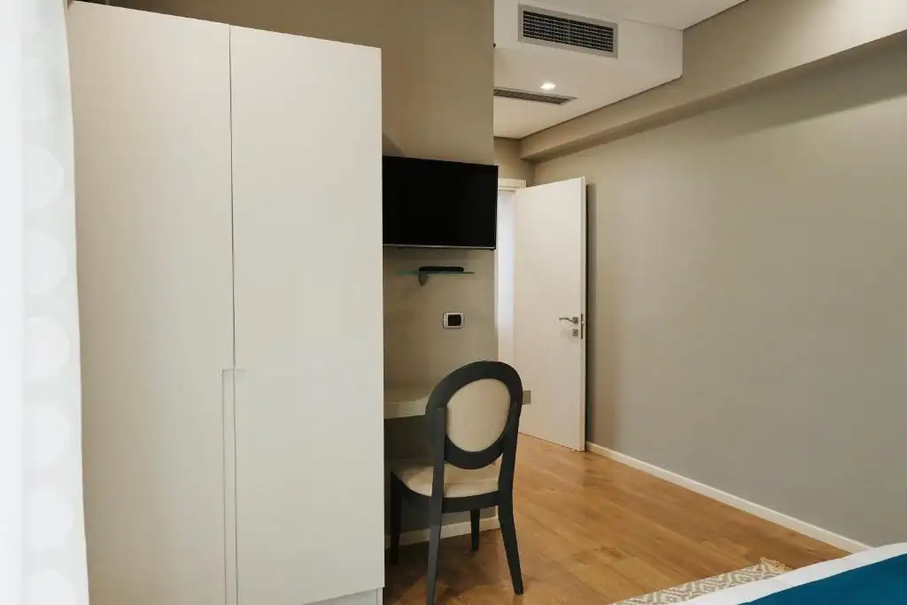 Superior Suite with Terrace and Sea View image 16