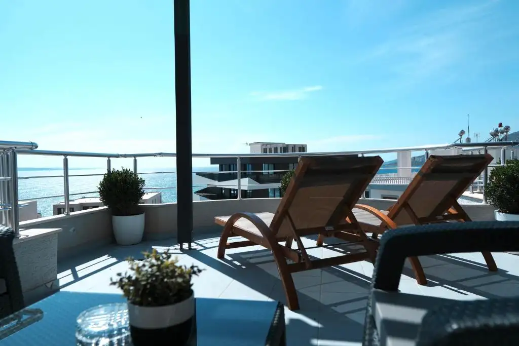 Superior Suite with Terrace and Sea View image 4