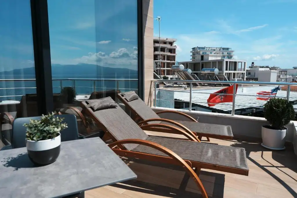 Suite with Terrace and Sea View image 10