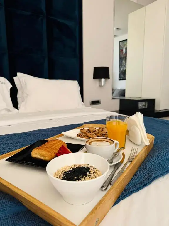 Deluxe Suite with Terrace and Sea View image 2
