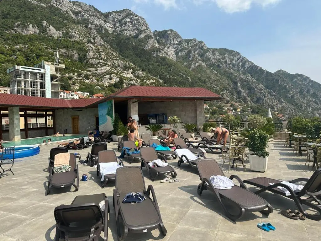 img_id_1042355.webp