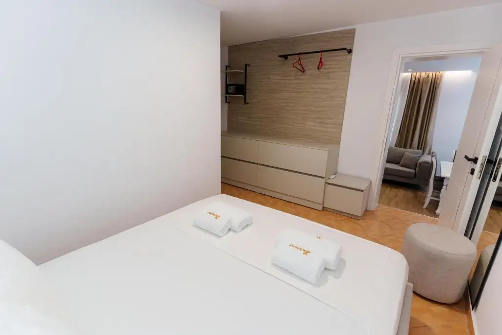 Luxury Family Room image 7