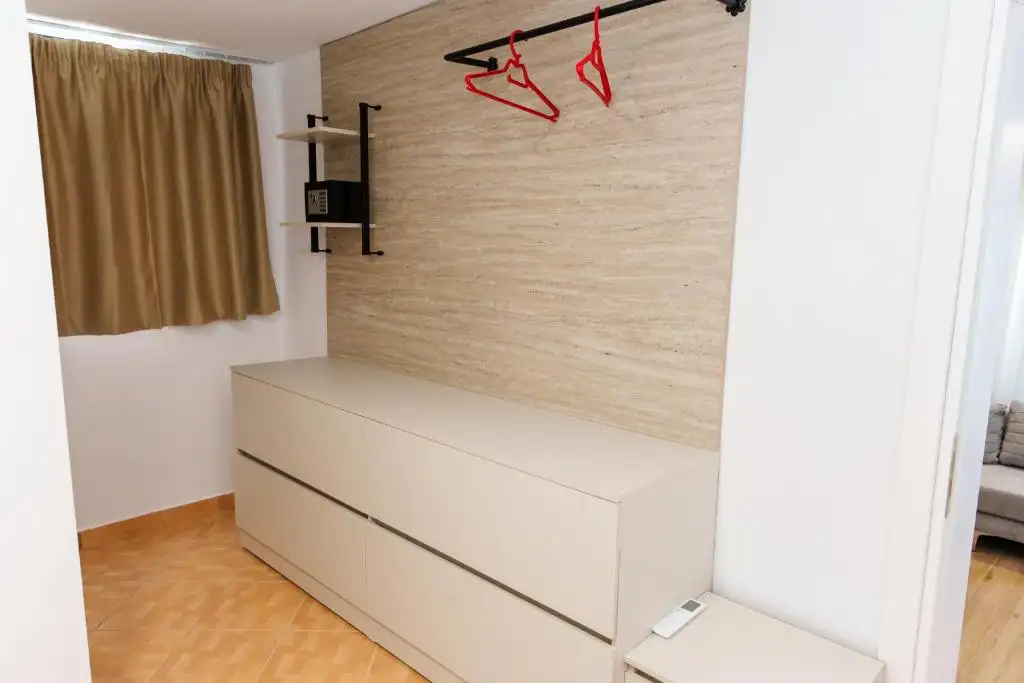 Luxury Family Room image 6