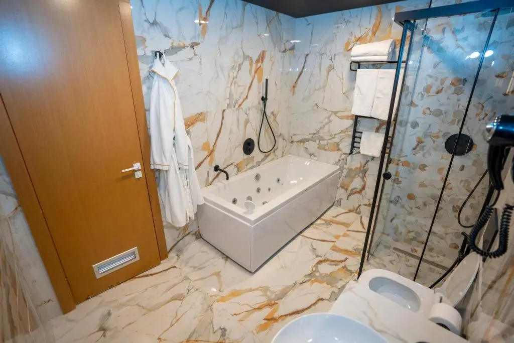 img_id_896473.webp