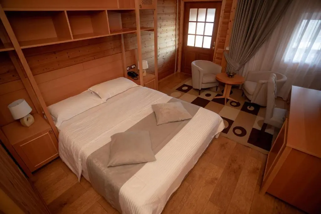 img_id_907062.webp