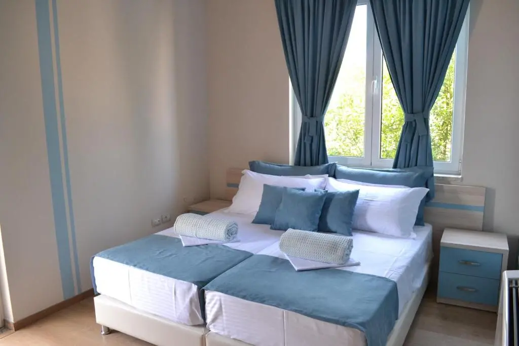 img_id_1055982.webp
