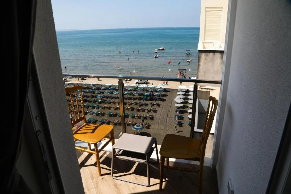 img_id_1093506.webp