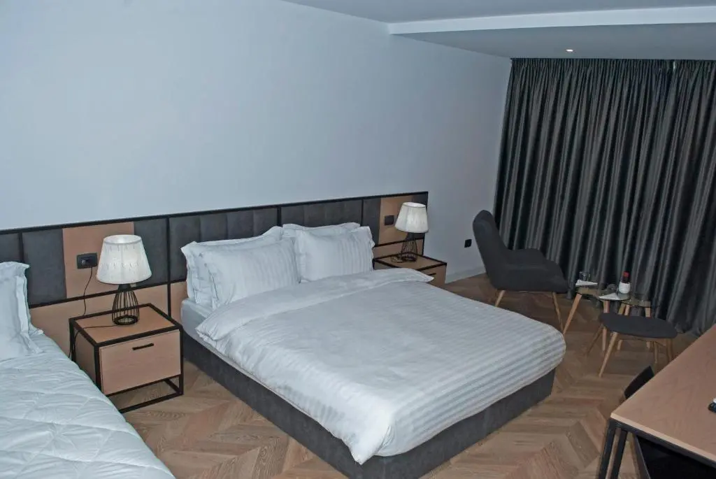 img_id_1180221.webp