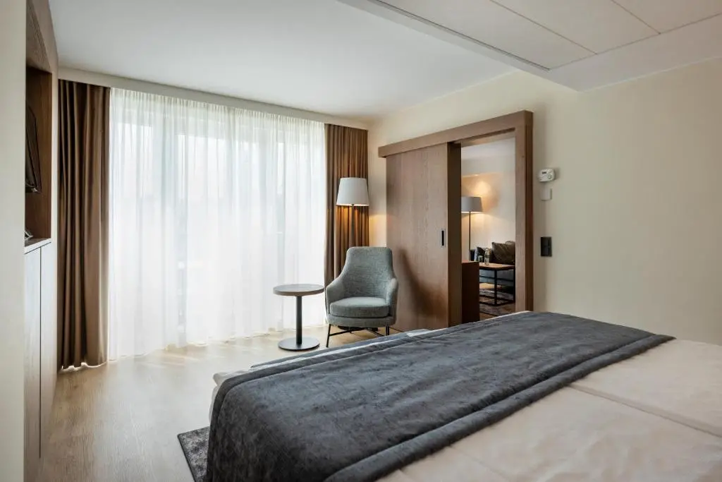 img_id_937246.webp