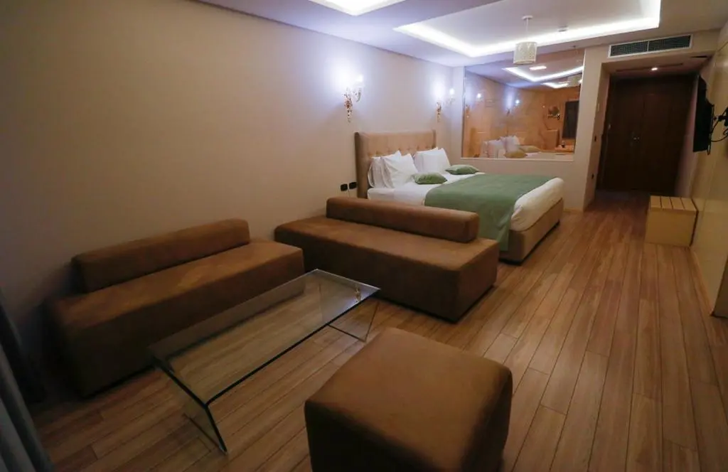 img_id_1229971.webp