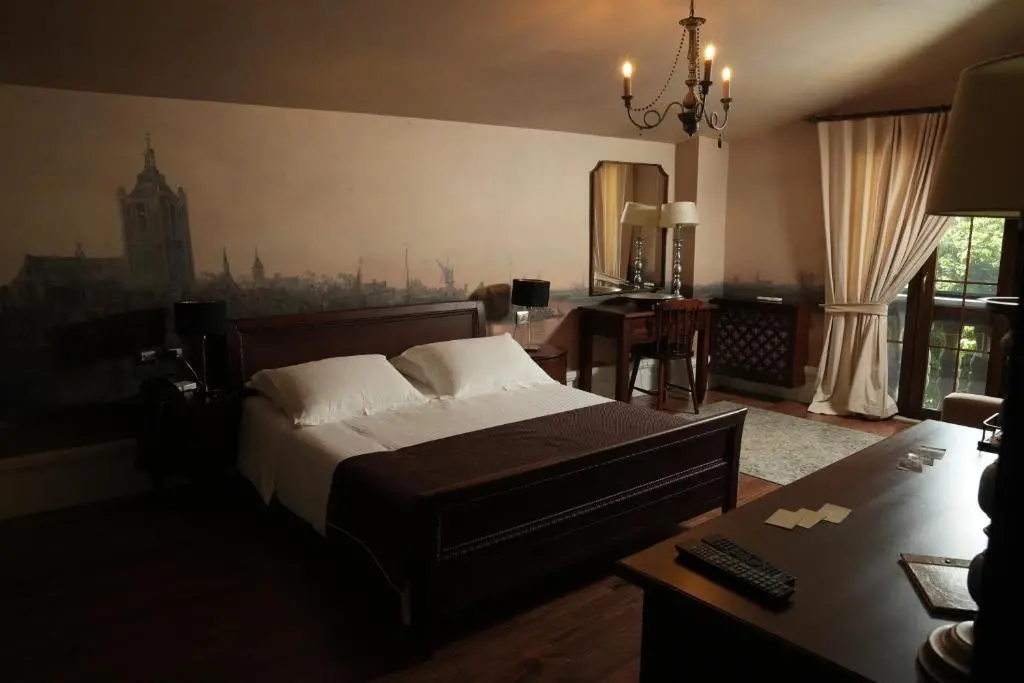 img_id_1060825.webp