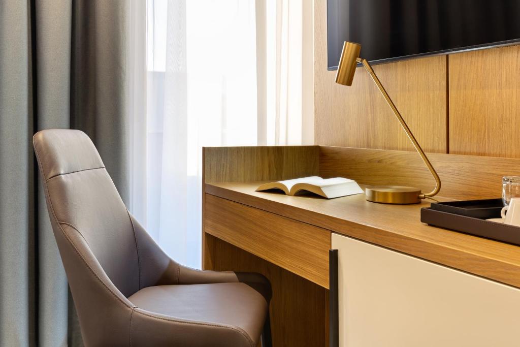 img_id_1083599.jpg
