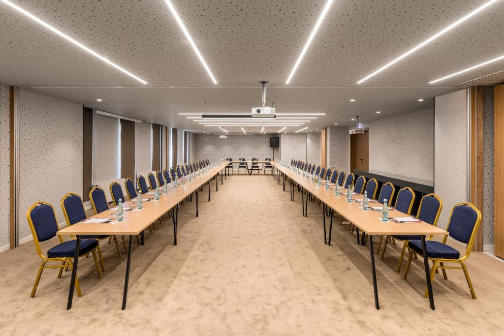 img_id_1083657.jpg