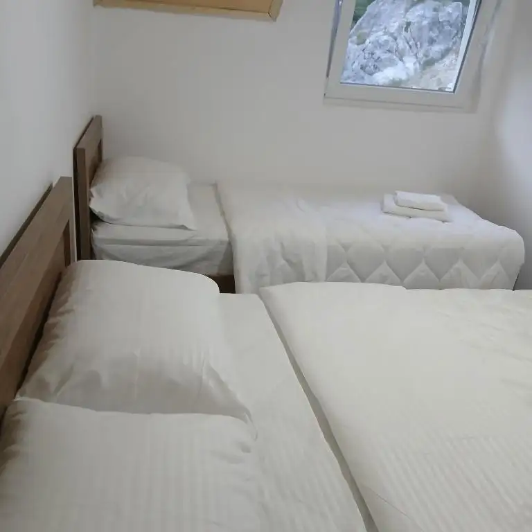 img_id_613828.webp