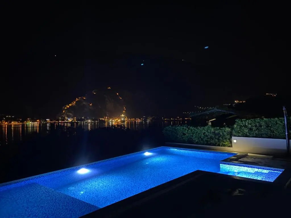 img_id_2466048.webp
