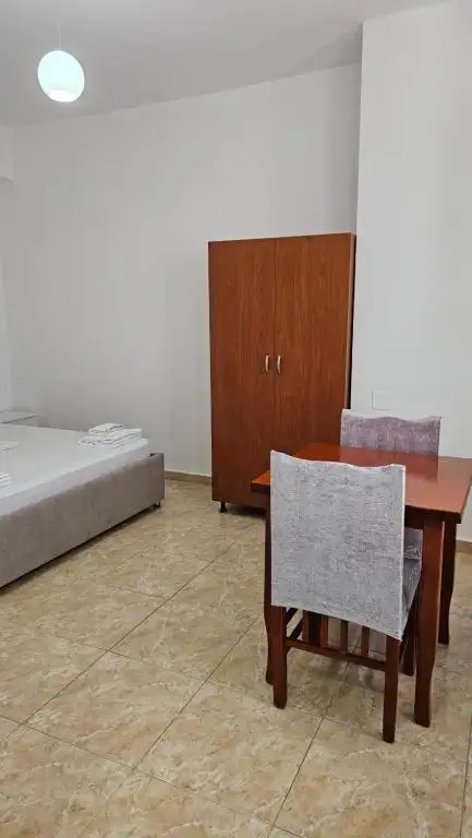 Double Room with Balcony image 4