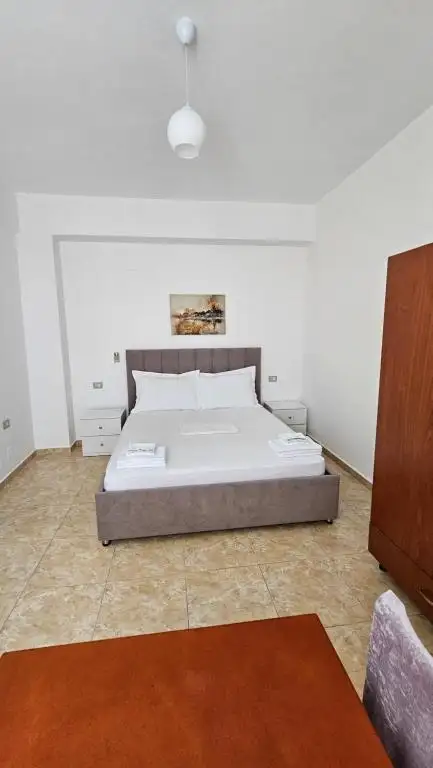 Double Room with Balcony image 6