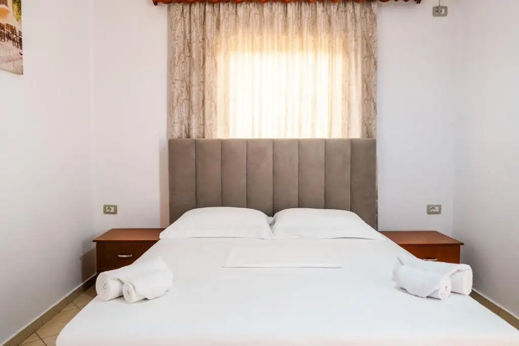 One-Bedroom Apartment image 7