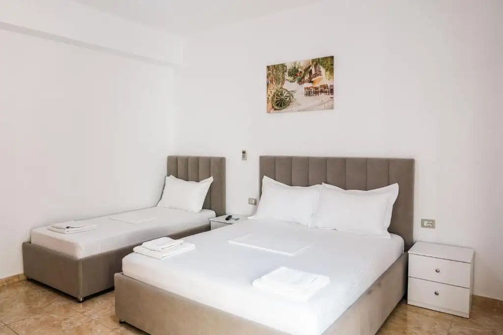 Triple Room with Balcony image 2