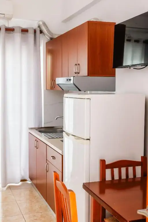 Triple Room with Balcony image 3