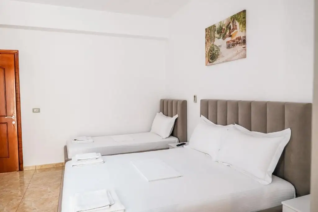 Triple Room with Balcony image 17
