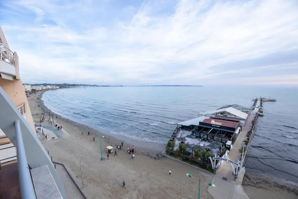 img_id_1079984.webp
